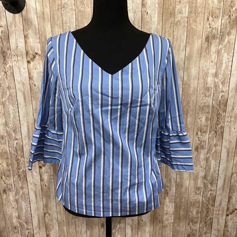 White House Black Market Blue and White Cuffed Sleeve Blouse - Size‎ 6